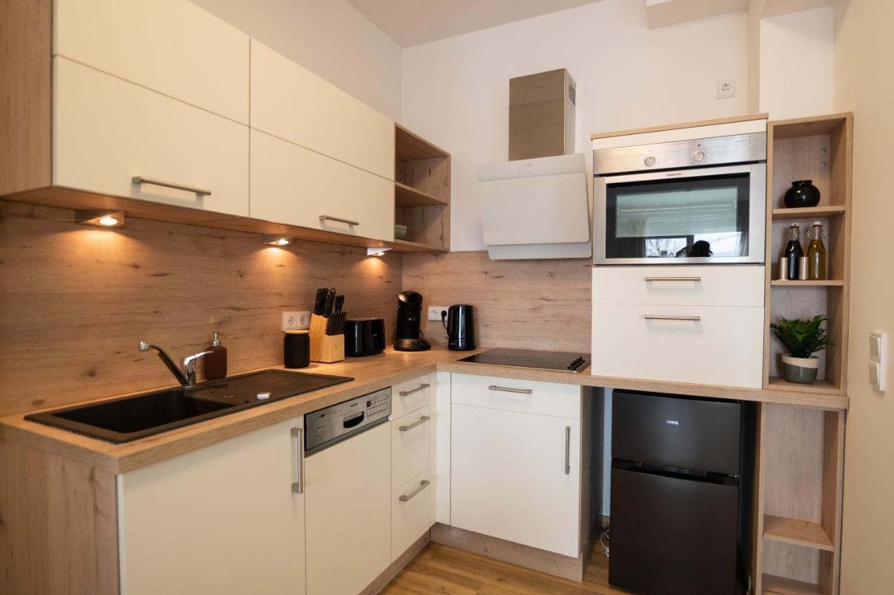 Dwellstay - Modernes Apartment I 55Qm I 2 Zimmer I Kueche I Bad I Terrasse I Tv I Wlan Bad Hersfeld Exterior foto